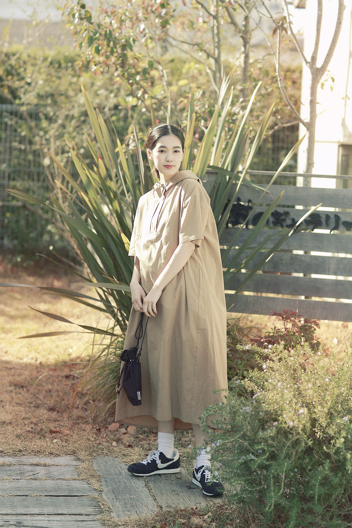 ワンピースの女性モデル写真